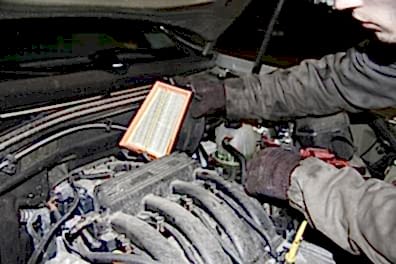 Замена воздушного фильтра ДВС в Санрено